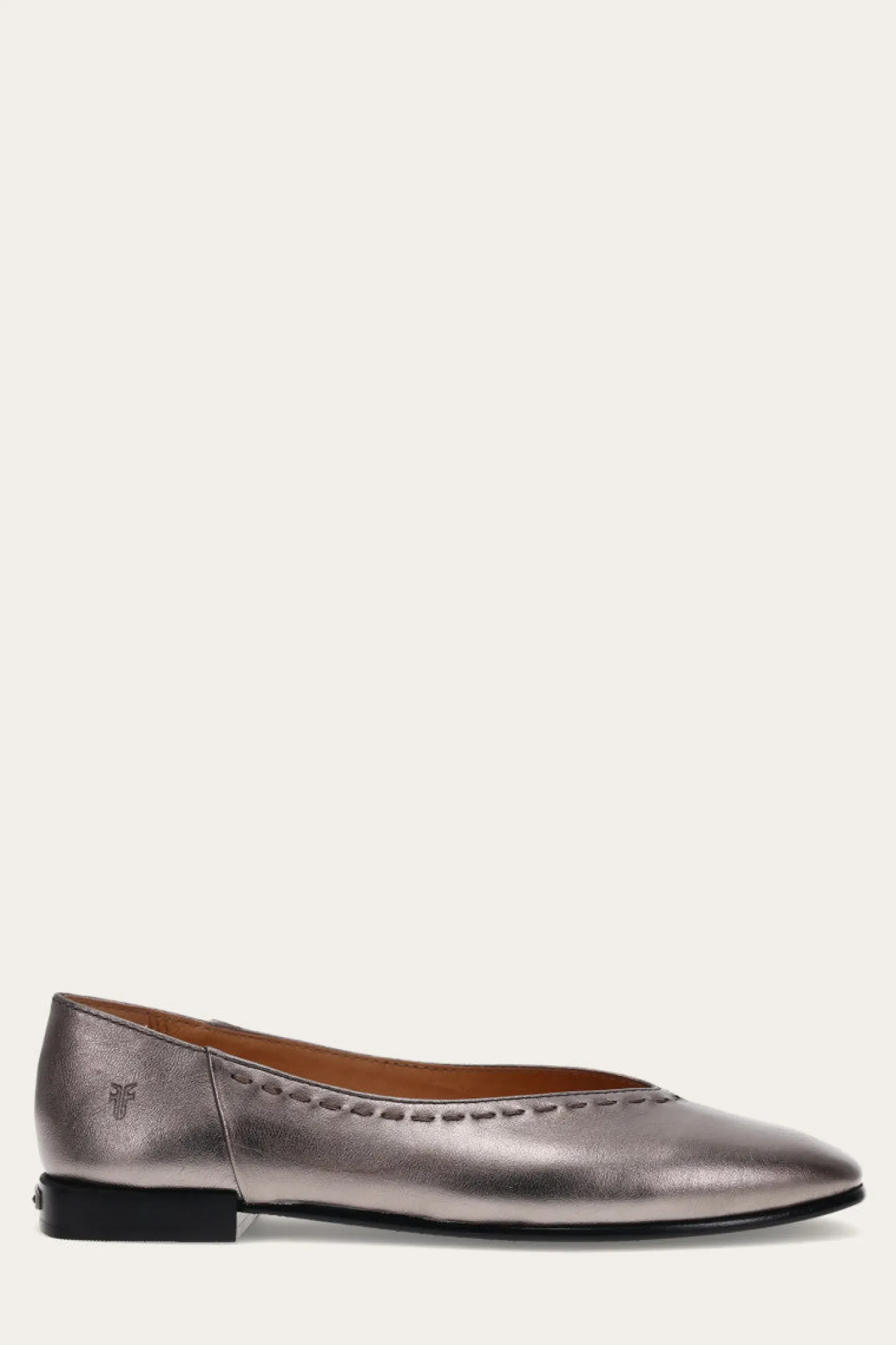 Claire Flat