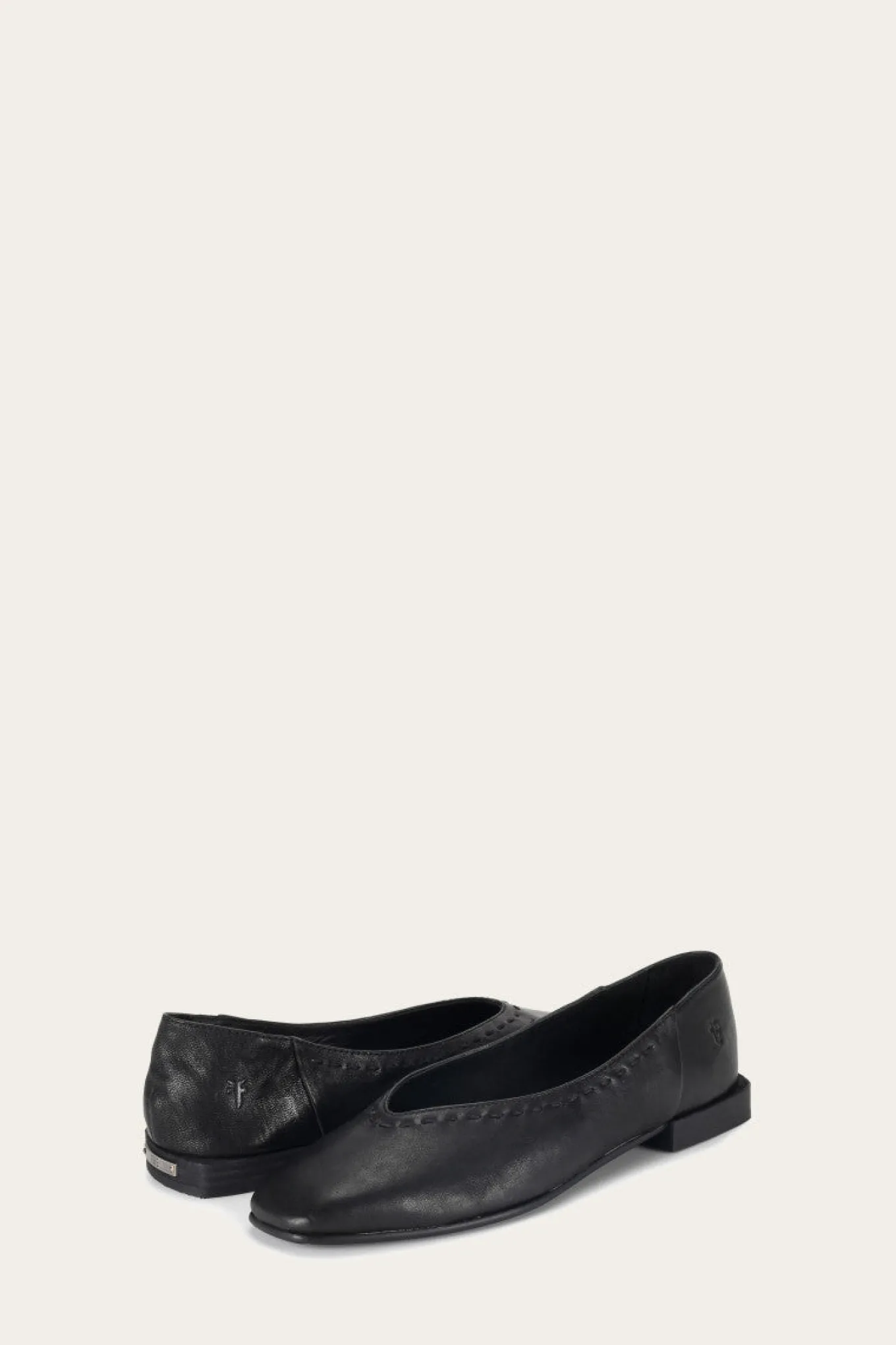 Claire Flat