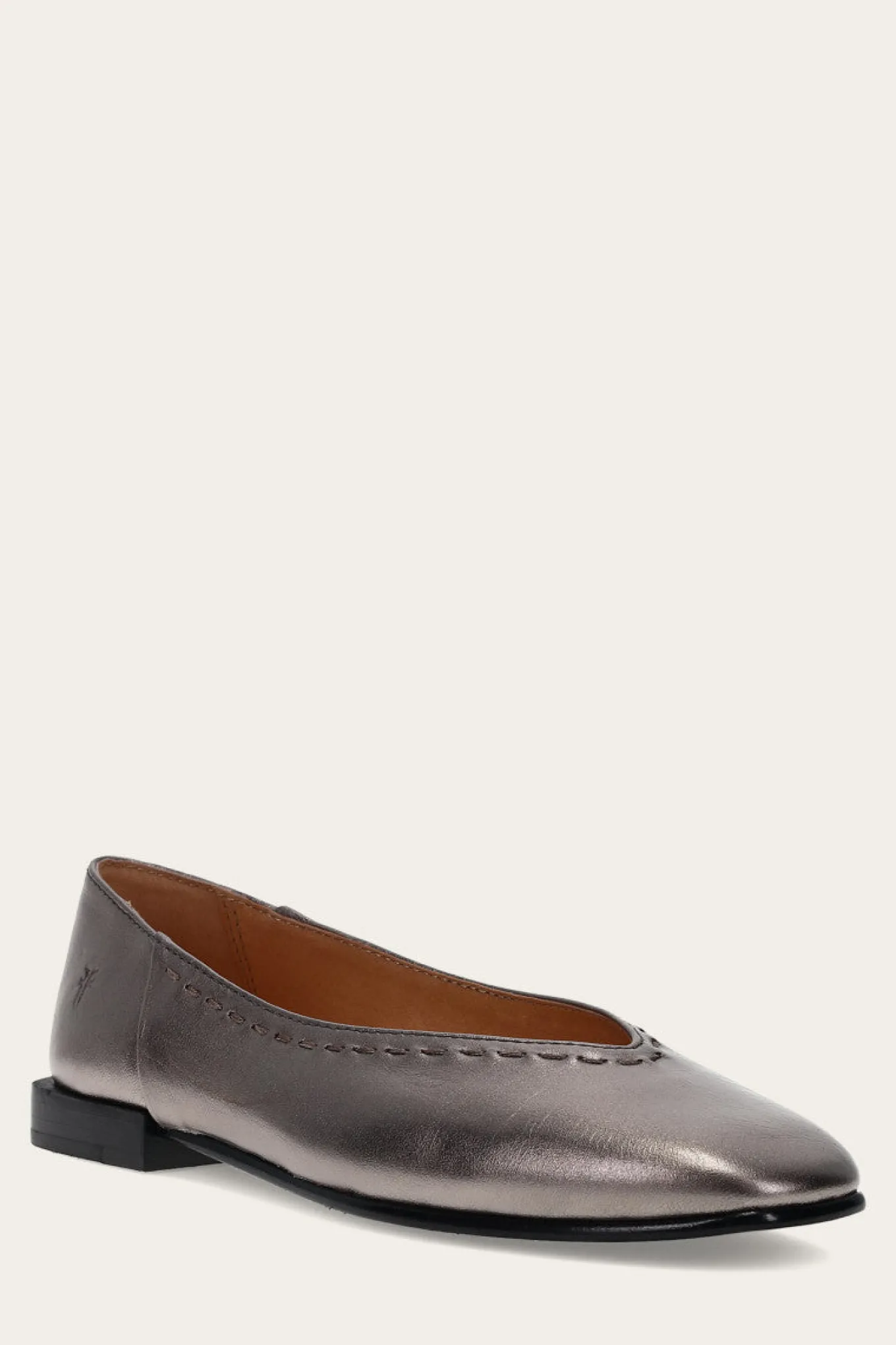 Claire Flat